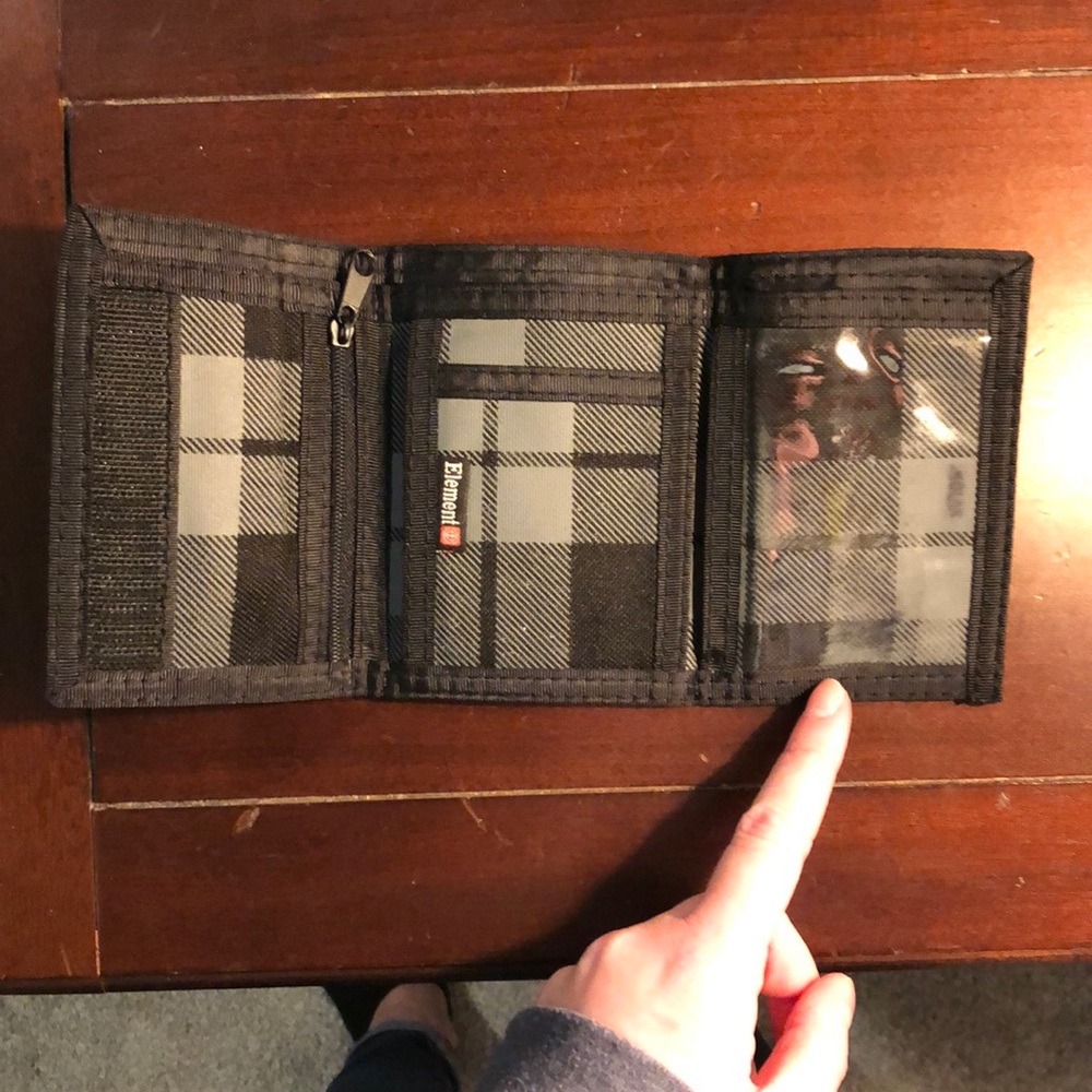 Element Wallet - Picture 3 of 5